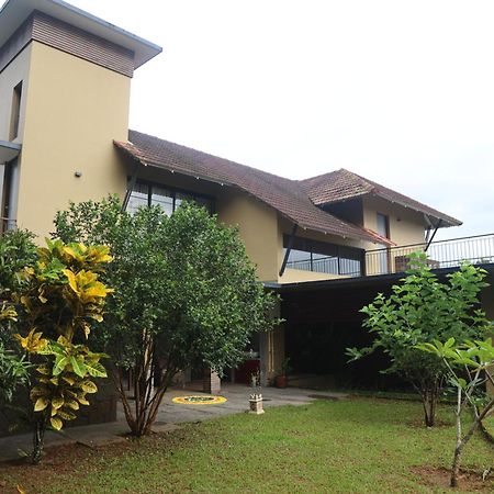 Homestay Namaha Meppādi Exterior photo