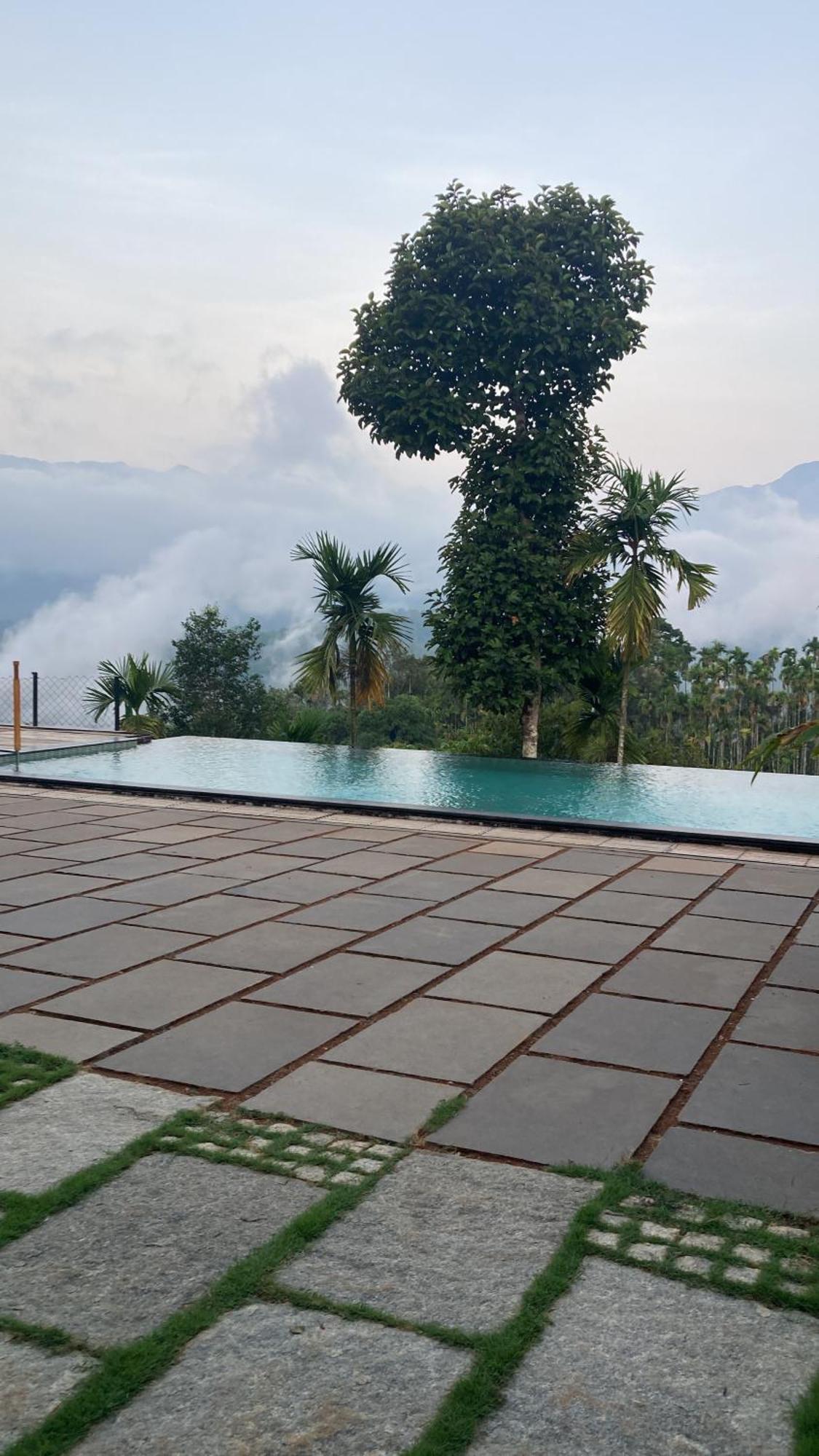 Homestay Namaha Meppādi Exterior photo