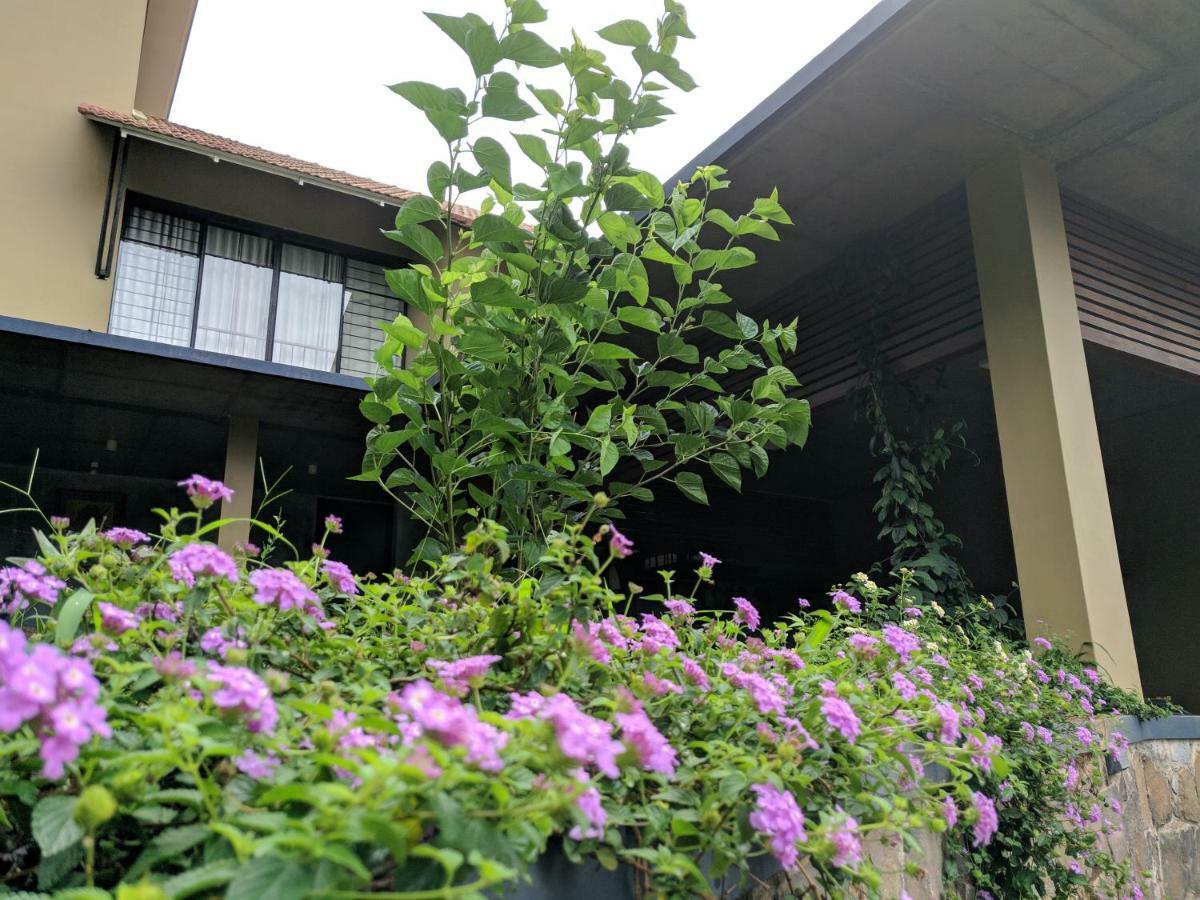 Homestay Namaha Meppādi Exterior photo